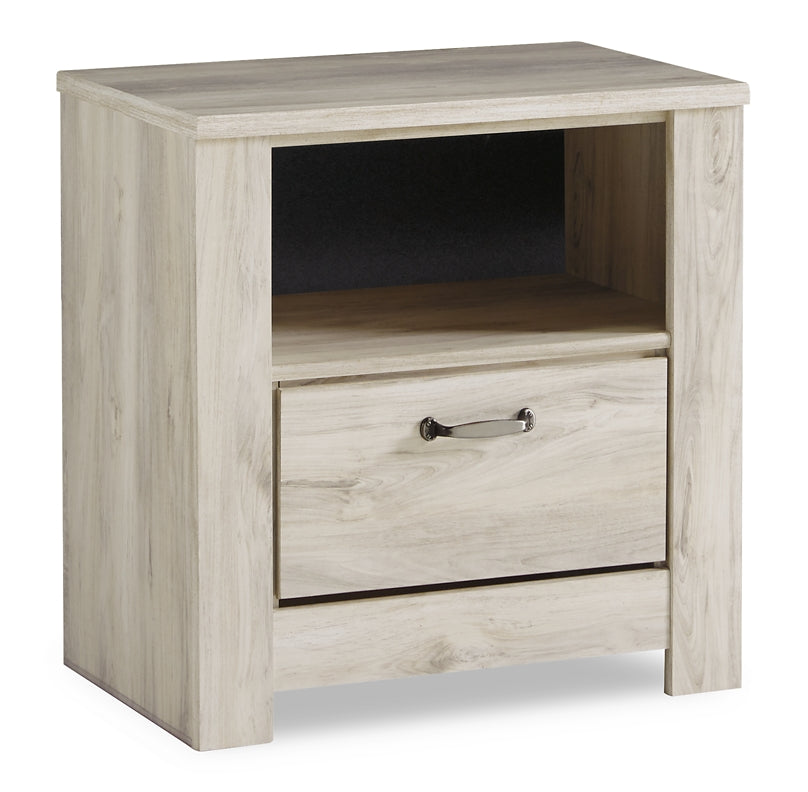 Bellaby Crossbuck Panel Bed With Mirrored Dresser And 2 Nightstands