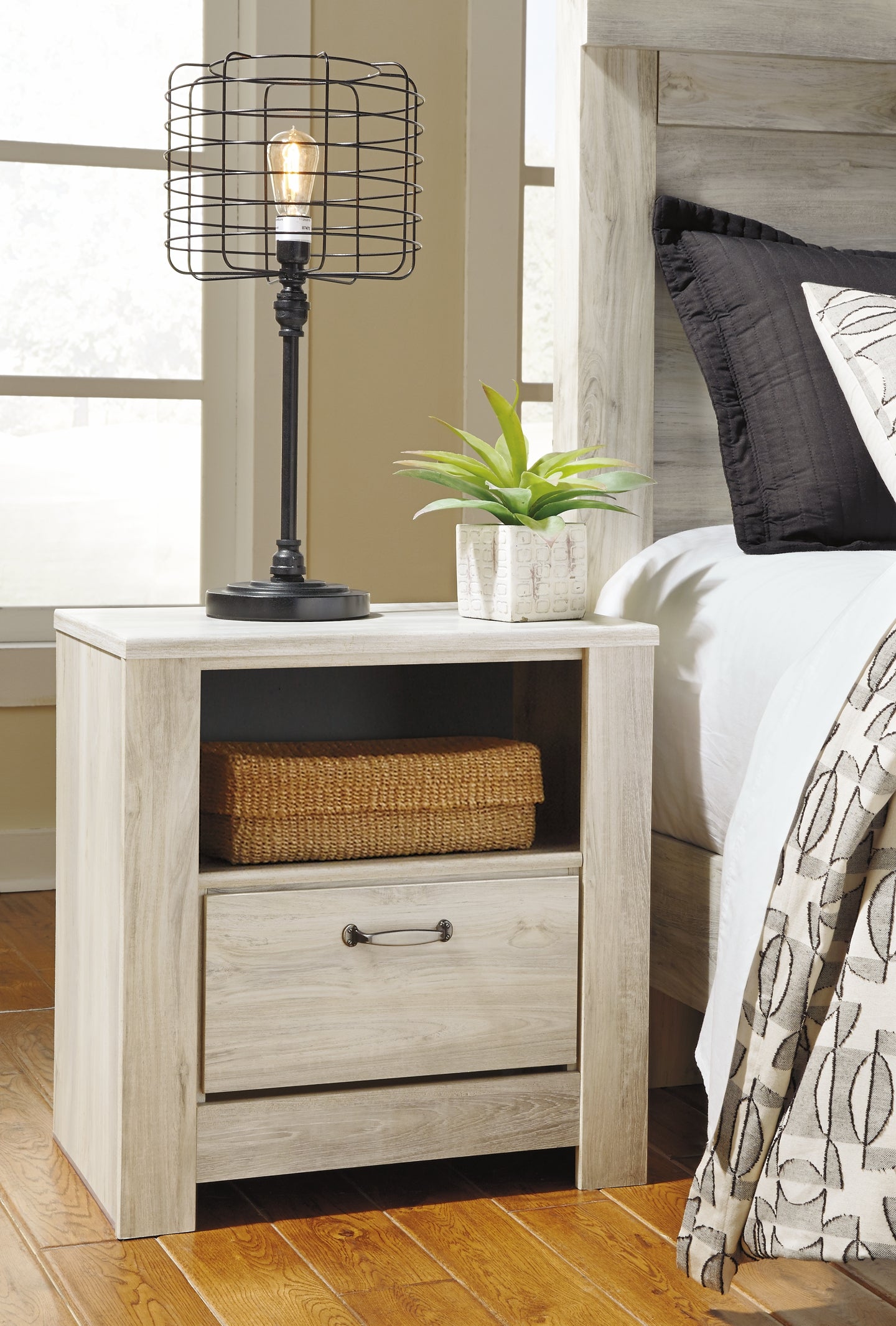 Bellaby Crossbuck Panel Bed With Mirrored Dresser And 2 Nightstands