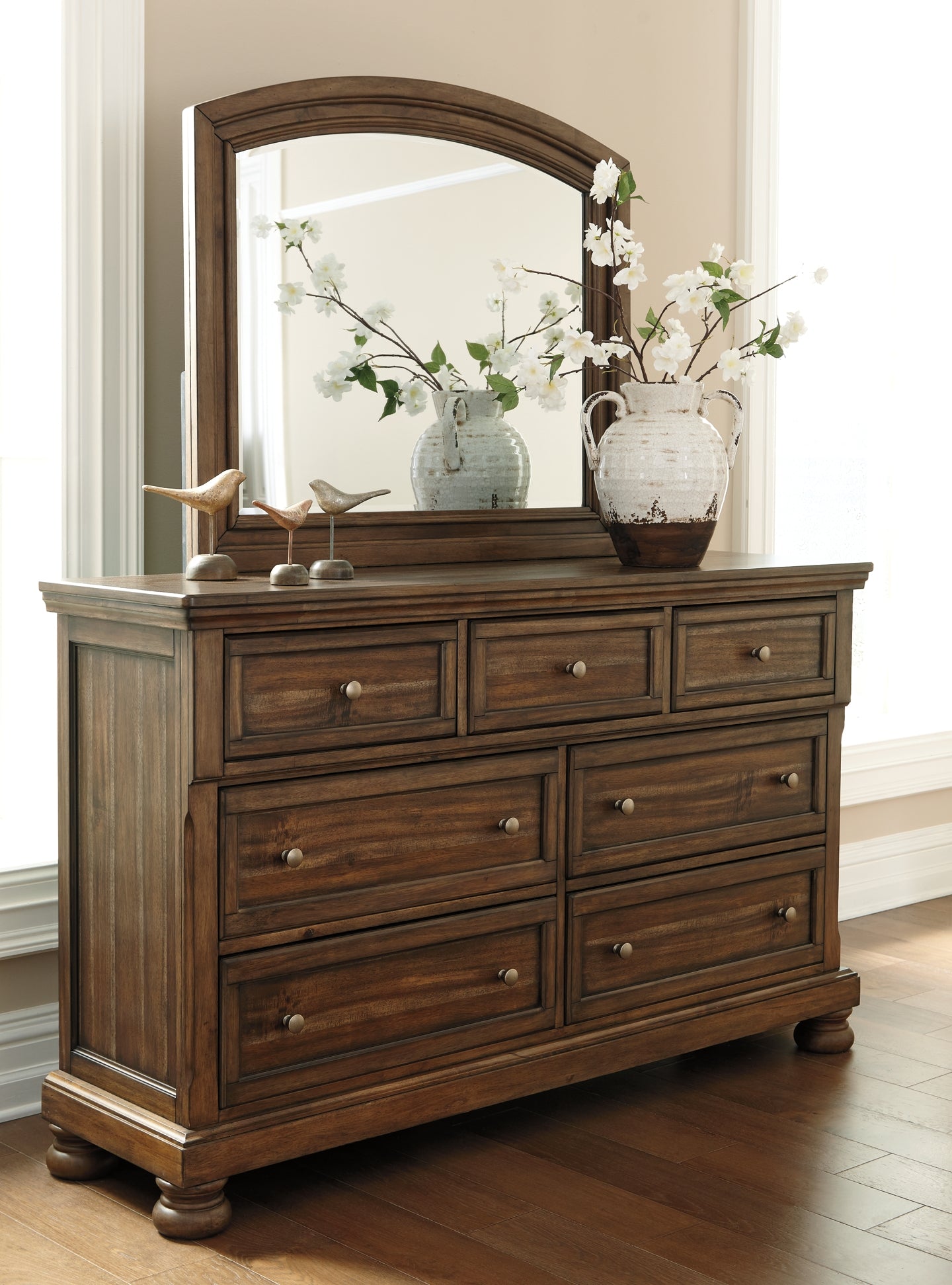 Flynnter Panel Bed With Mirrored Dresser