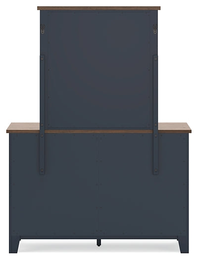 Landocken Full Panel Headboard with Mirrored Dresser and Chest