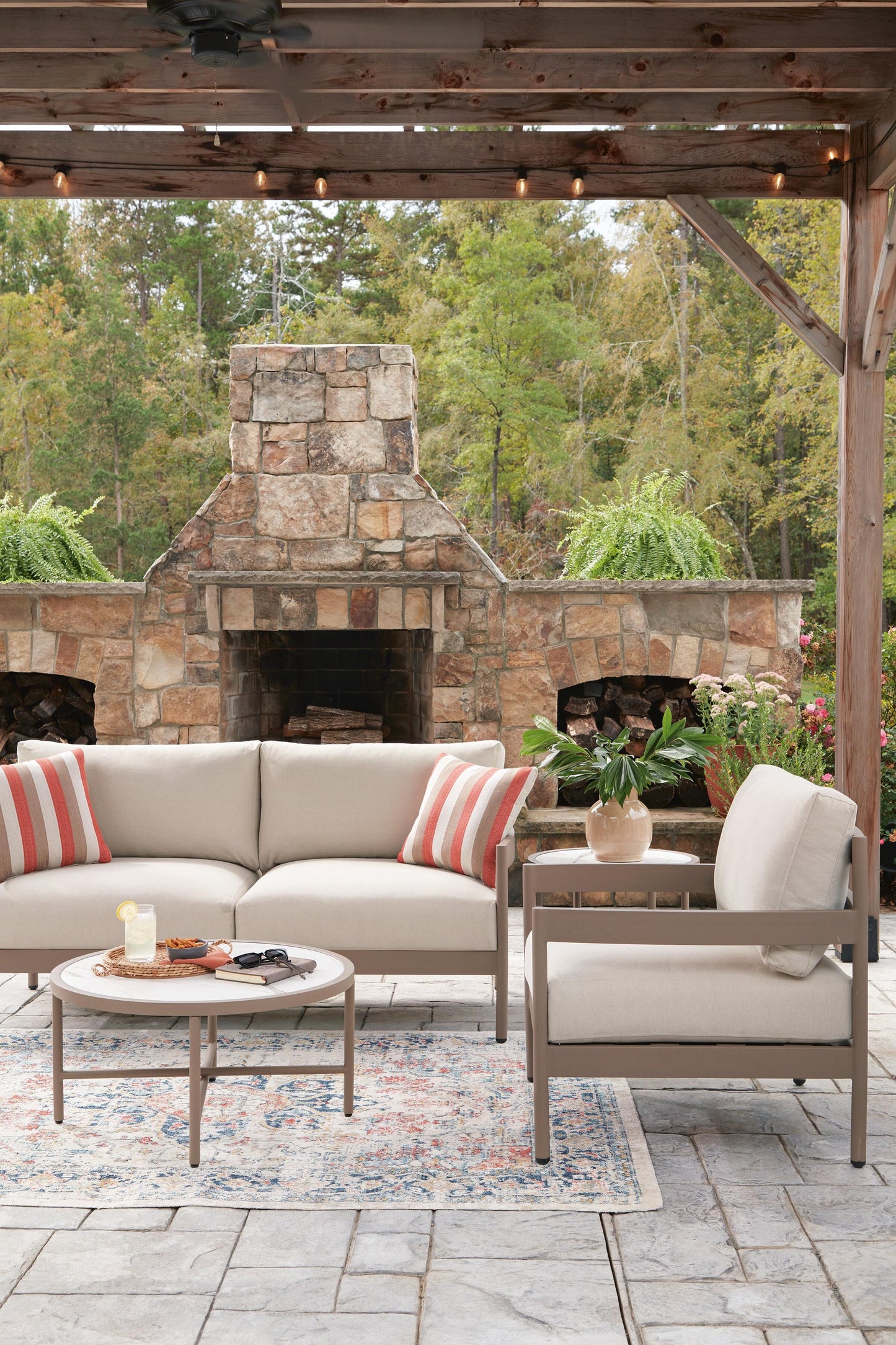 Bluff Trail Love/Chairs/Tables Set (5/CN)