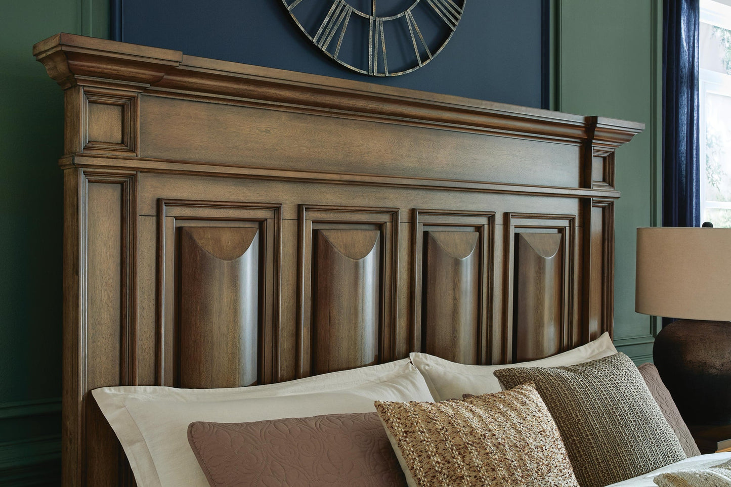 Frantanna King Panel Bed