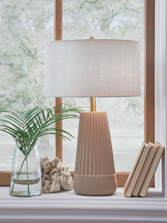 Dellner Ceramic Table Lamp (1/CN)
